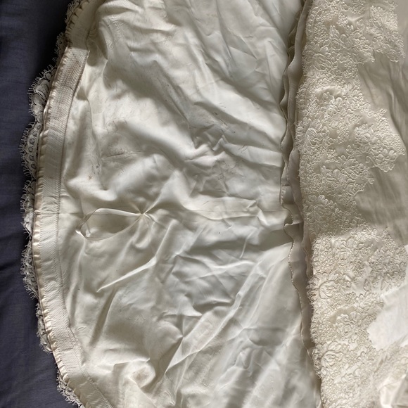 Paloma Blanca Ivory strapless wedding gown (#3854), size 14 - Picture 11 of 13